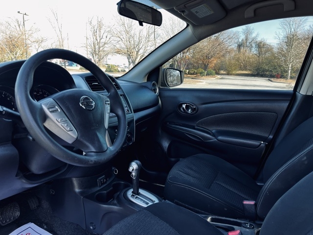 Nissan Versa Sedan SV CVT 2018