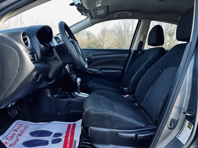 Nissan Versa Sedan SV CVT 2018