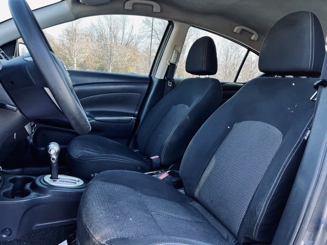 Nissan Versa Sedan SV CVT 2018