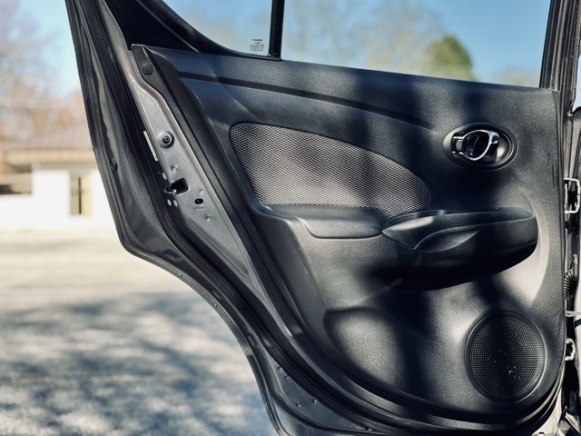 Nissan Versa Sedan SV CVT 2018