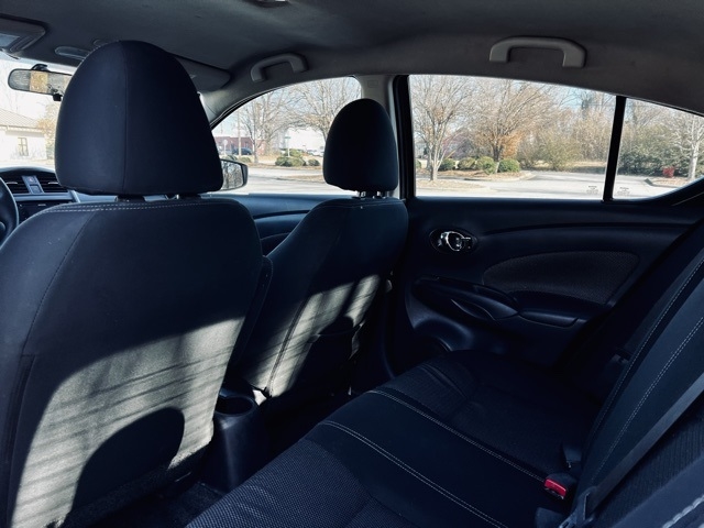 Nissan Versa Sedan SV CVT 2018