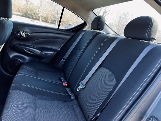 Nissan Versa Sedan SV CVT 2018