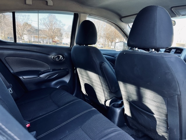 Nissan Versa Sedan SV CVT 2018