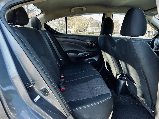 Nissan Versa Sedan SV CVT 2018