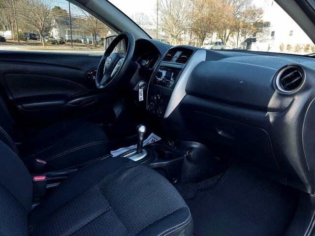 Nissan Versa Sedan SV CVT 2018