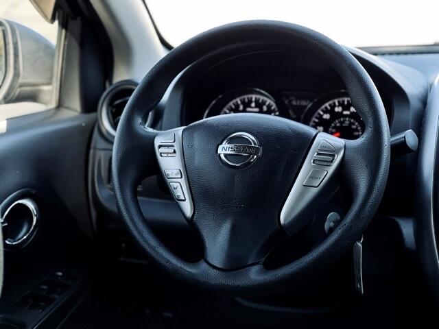 Nissan Versa Sedan SV CVT 2018