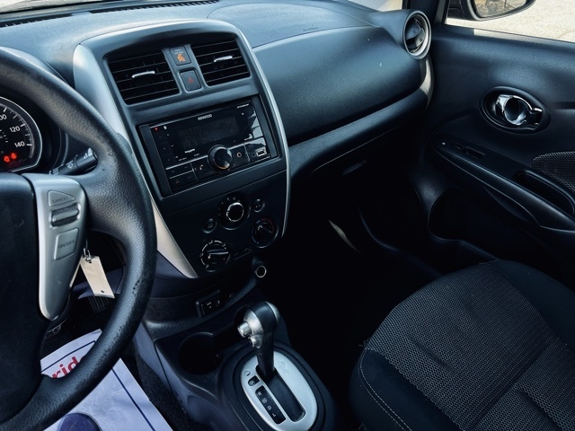 Nissan Versa Sedan SV CVT 2018