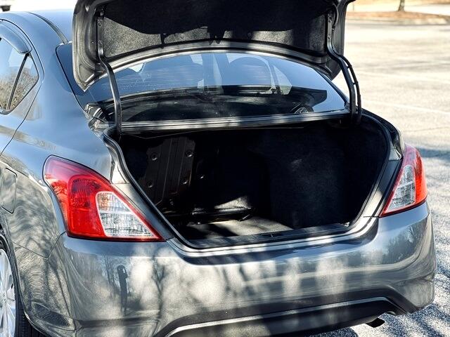 Nissan Versa Sedan SV CVT 2018