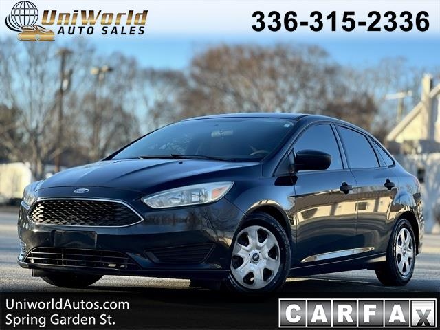 2015 Ford Focus S's photo