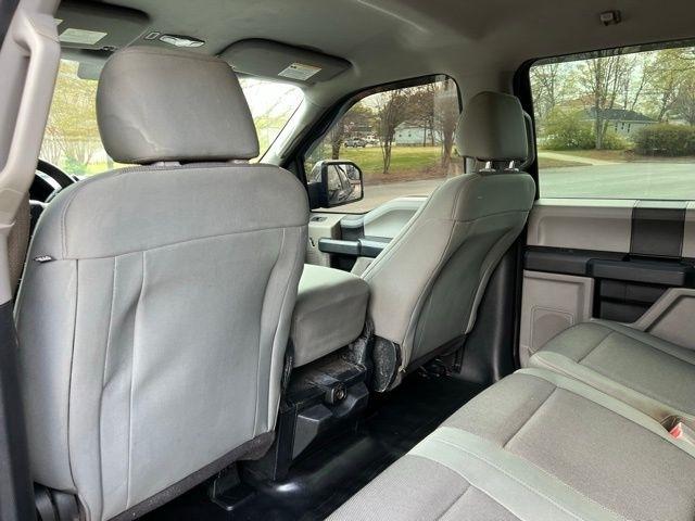 Ford F-150 4WD SuperCrew 145" XL 2016