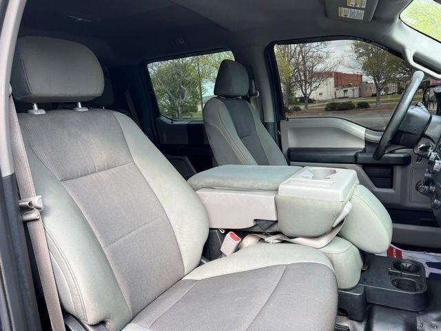 Ford F-150 4WD SuperCrew 145" XL 2016