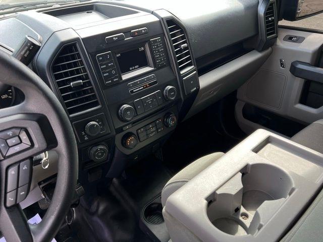Ford F-150 4WD SuperCrew 145" XL 2016