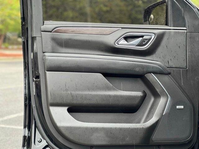 Chevrolet Suburban 4WD 4dr LT 2021