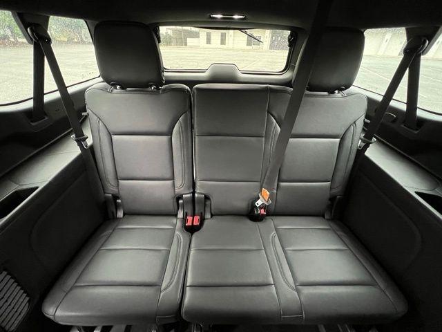 Chevrolet Suburban 4WD 4dr LT 2021