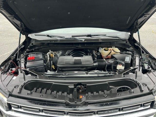 Chevrolet Suburban 4WD 4dr LT 2021