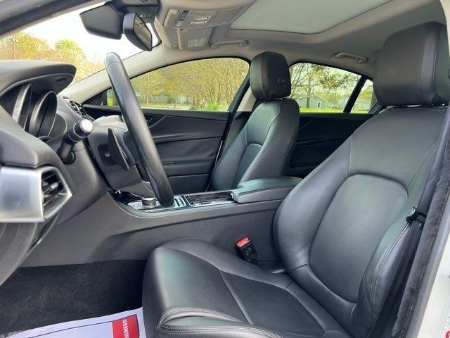 Jaguar XE 25t RWD 2018