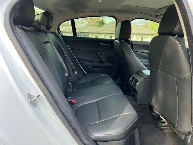 Jaguar XE 25t RWD 2018