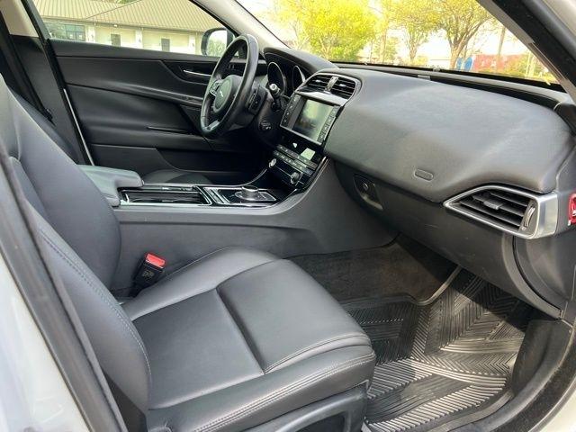 Jaguar XE 25t RWD 2018