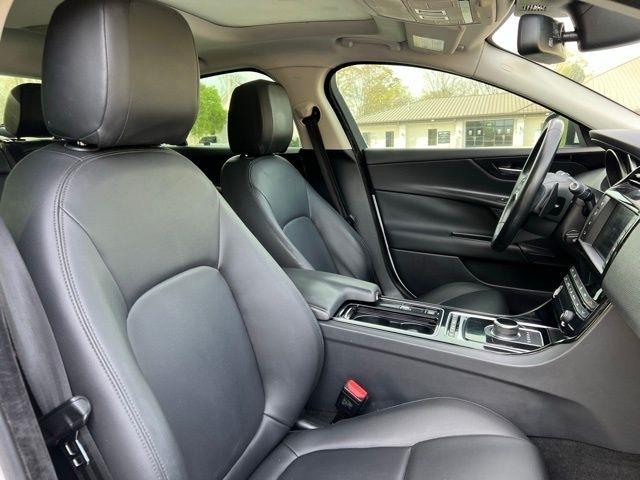 Jaguar XE 25t RWD 2018