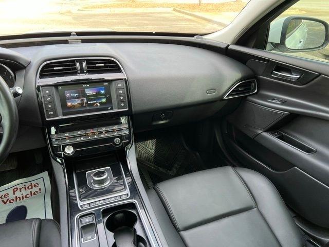 Jaguar XE 25t RWD 2018