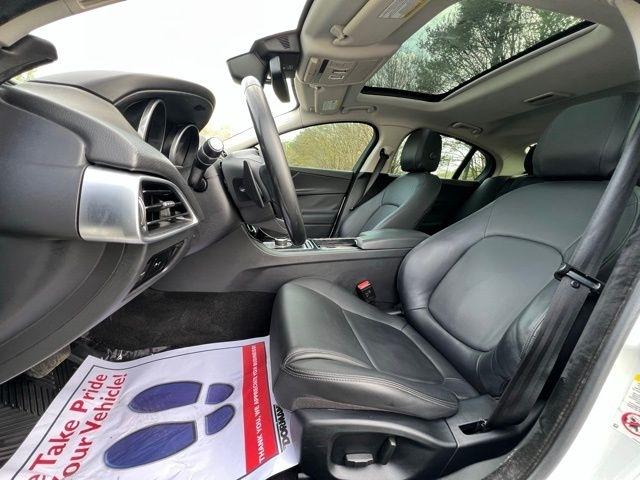 Jaguar XE 25t RWD 2018