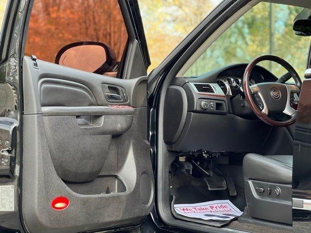 Cadillac Escalade EXT AWD 4dr Premium 2013