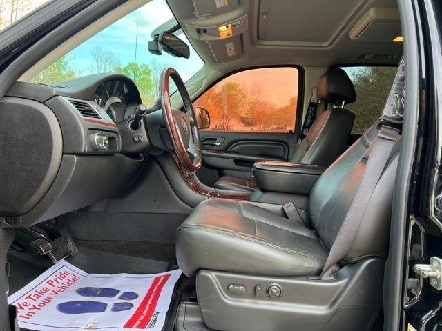 Cadillac Escalade EXT AWD 4dr Premium 2013