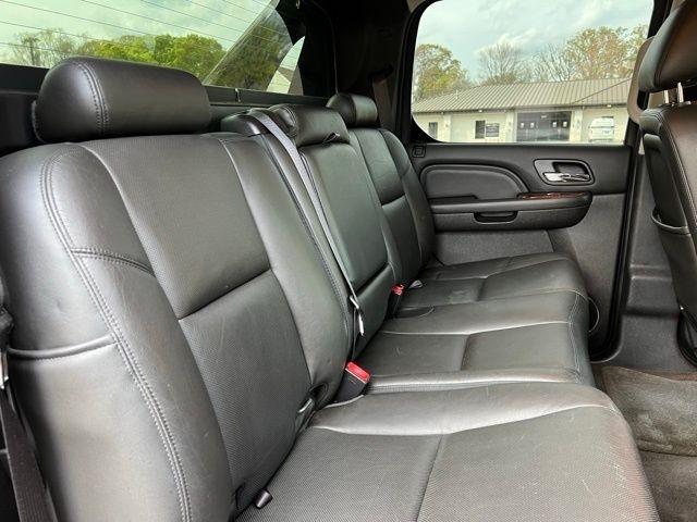 Cadillac Escalade EXT AWD 4dr Premium 2013