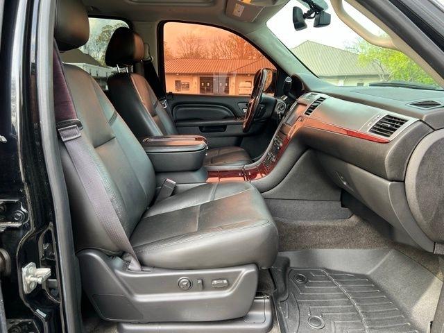 Cadillac Escalade EXT AWD 4dr Premium 2013