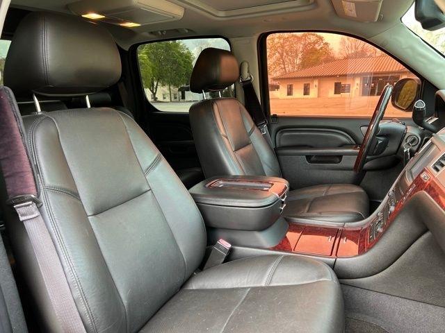 Cadillac Escalade EXT AWD 4dr Premium 2013