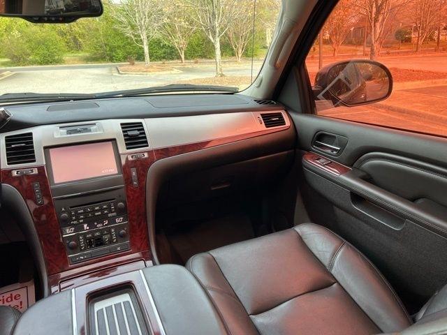 Cadillac Escalade EXT AWD 4dr Premium 2013