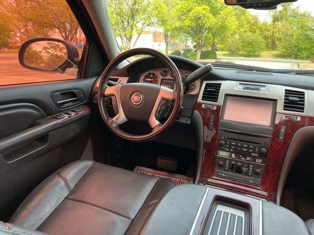 Cadillac Escalade EXT AWD 4dr Premium 2013