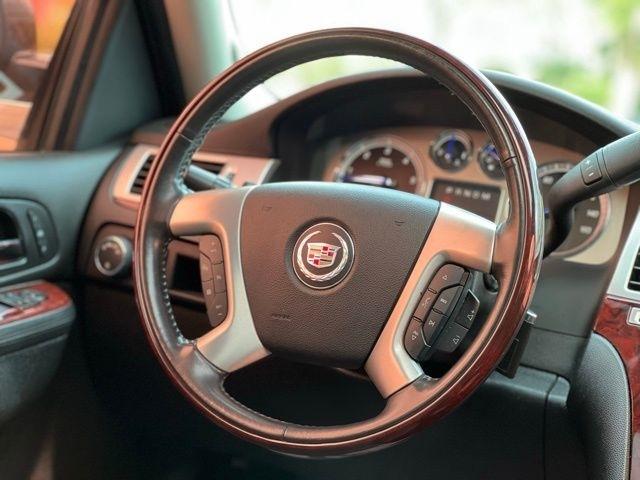 Cadillac Escalade EXT AWD 4dr Premium 2013