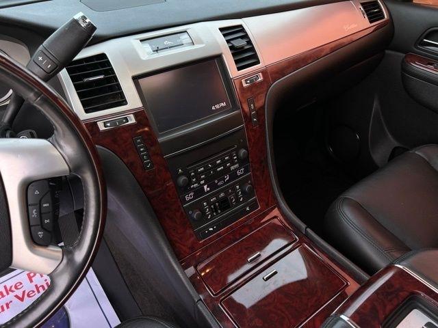 Cadillac Escalade EXT AWD 4dr Premium 2013