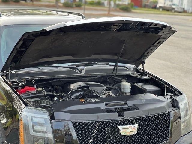 Cadillac Escalade EXT AWD 4dr Premium 2013