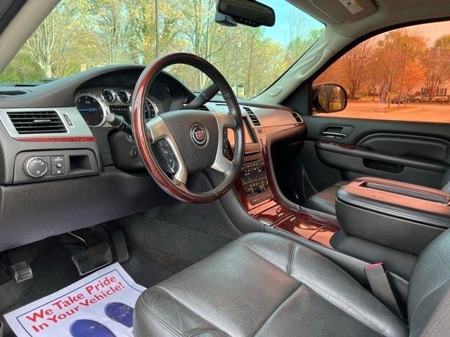 Cadillac Escalade EXT AWD 4dr Premium 2013