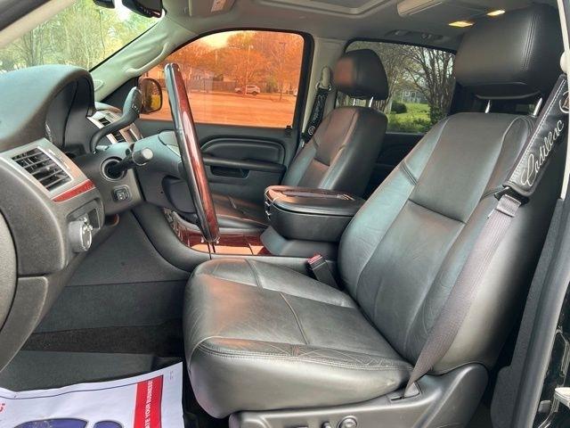 Cadillac Escalade EXT AWD 4dr Premium 2013