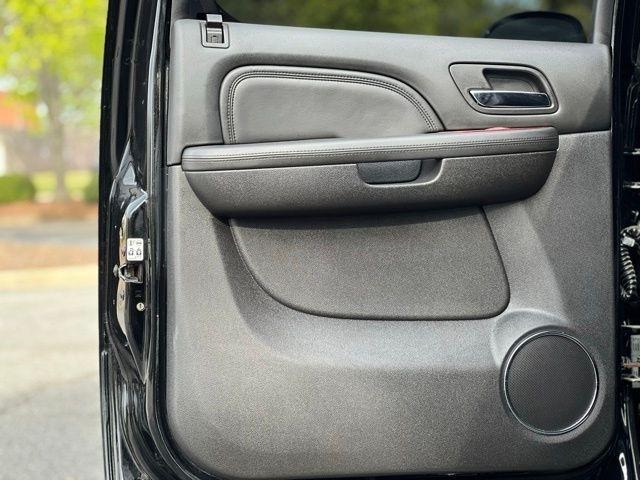 Cadillac Escalade EXT AWD 4dr Premium 2013