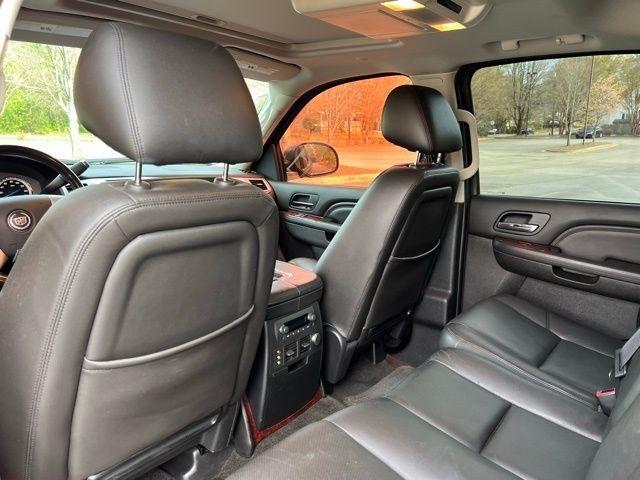 Cadillac Escalade EXT AWD 4dr Premium 2013