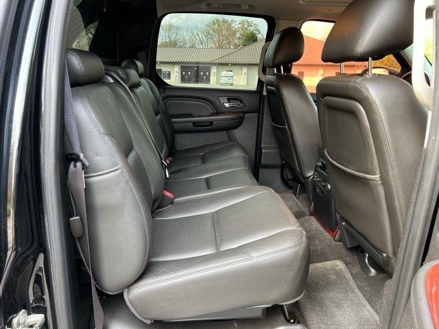 Cadillac Escalade EXT AWD 4dr Premium 2013