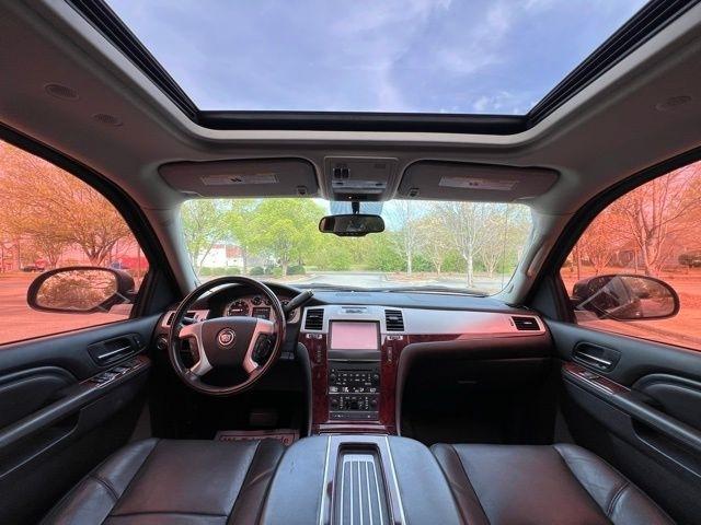 Cadillac Escalade EXT AWD 4dr Premium 2013