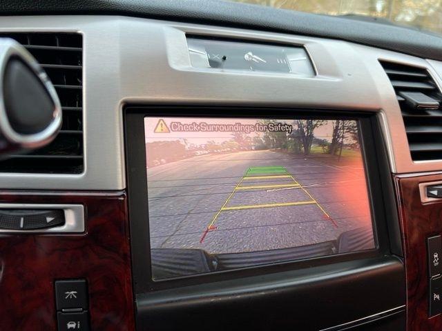 Cadillac Escalade EXT AWD 4dr Premium 2013