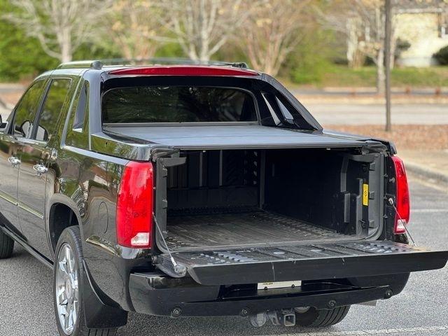 Cadillac Escalade EXT AWD 4dr Premium 2013