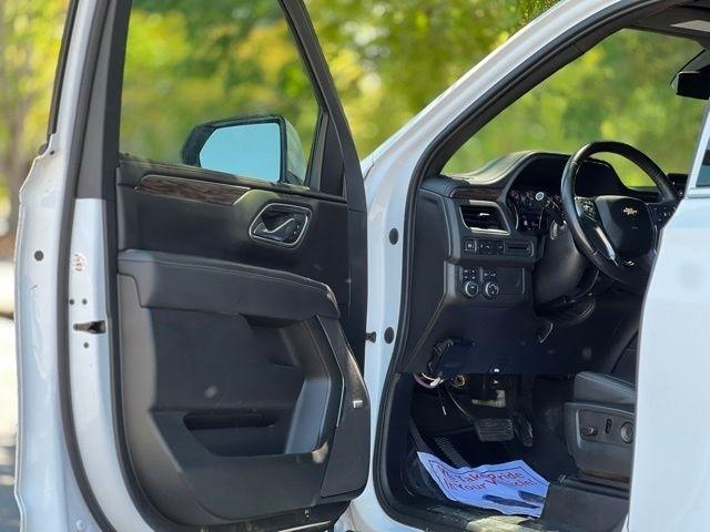 Chevrolet Suburban 4WD 4dr LT 2021