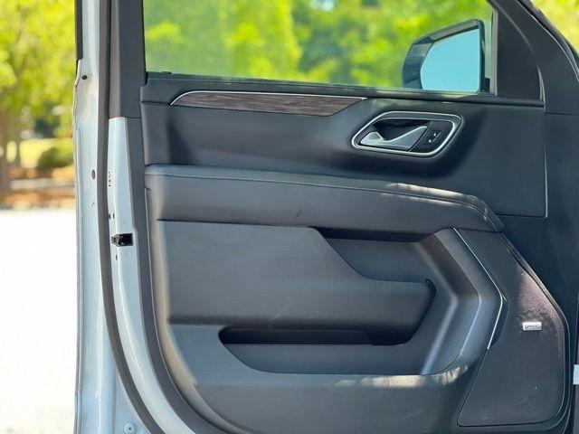 Chevrolet Suburban 4WD 4dr LT 2021