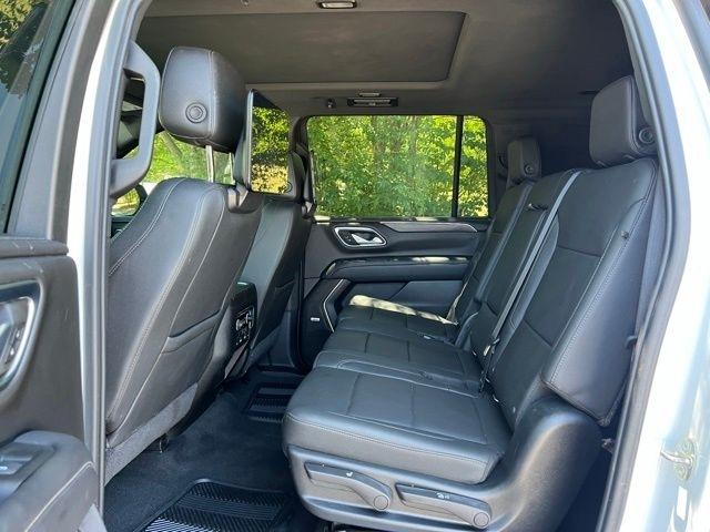 Chevrolet Suburban 4WD 4dr LT 2021