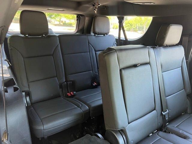 Chevrolet Suburban 4WD 4dr LT 2021