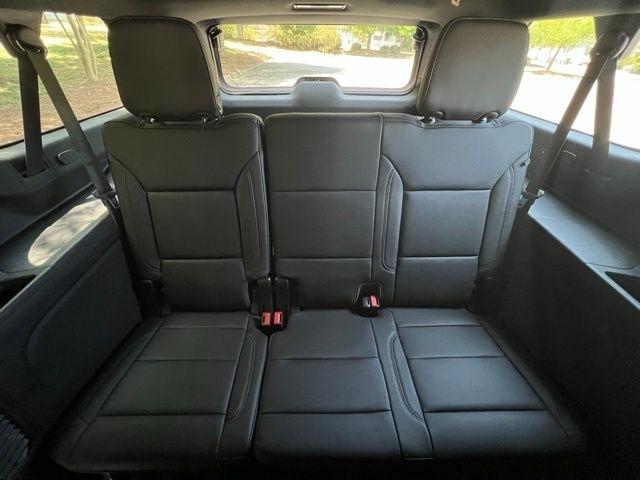Chevrolet Suburban 4WD 4dr LT 2021