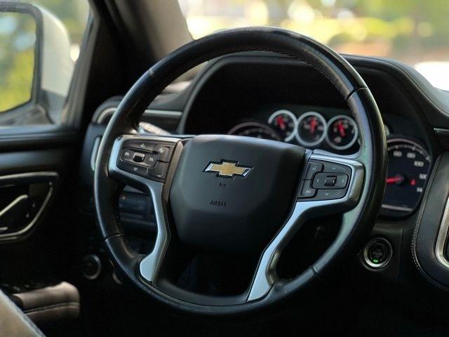 Chevrolet Suburban 4WD 4dr LT 2021