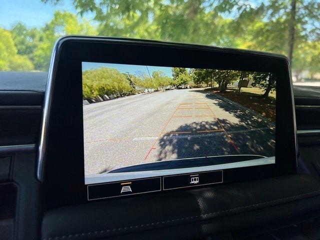 Chevrolet Suburban 4WD 4dr LT 2021